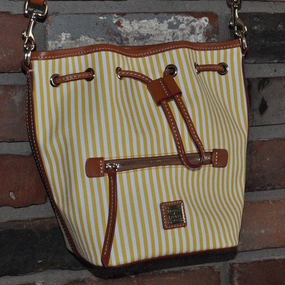 New Dooney & Bourke Sullivan Bucket Drawstring Yellow White Striped Purse - Picture 3 of 14